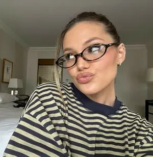 Olivia Holt OnlyFans Leaked Free Thumbnail Picture - #b92ZXKfYnV