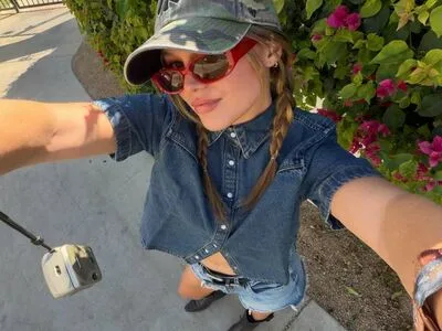 Olivia Holt OnlyFans Leaked Free Thumbnail Picture - #cRLLSqrbhx