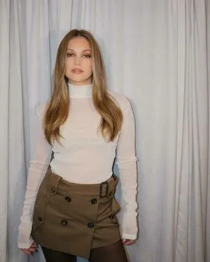 Olivia Holt OnlyFans Leaked Free Thumbnail Picture - #hW3cL1HpDF