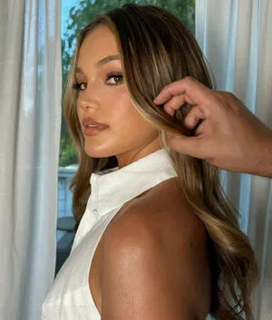 Olivia Holt OnlyFans Leaked Free Thumbnail Picture - #vqXnlFhsg7