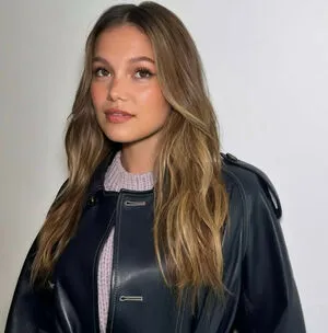 Olivia Holt OnlyFans Leaked Free Thumbnail Picture - #x15KZMo2T2