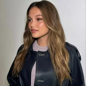 Olivia Holt OnlyFans Leaked Free Thumbnail Picture - #xByxSWtuU2