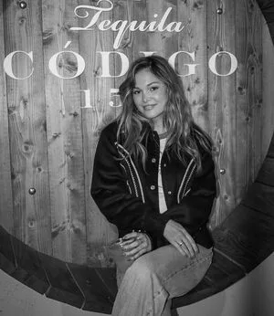 Olivia Holt OnlyFans Leaked Free Thumbnail Picture - #xnkYgwyQfE