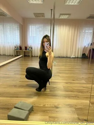 Olivia On Pole OnlyFans Leaked Free Thumbnail Picture - #EkmffX9On4