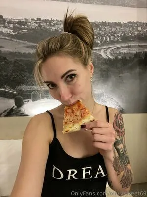 Olivia On Pole OnlyFans Leaked Free Thumbnail Picture - #oF2MA6rJFl