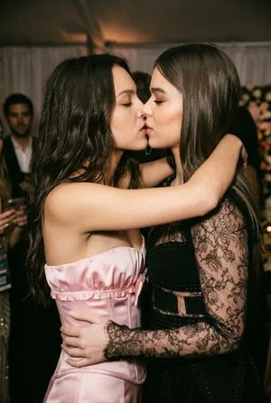 Olivia Rodrigo OnlyFans Leaked Free Thumbnail Picture - #jH7ZuuKptX