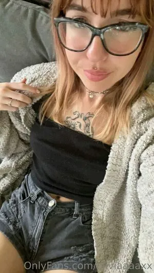 Oliviaaaaxx OnlyFans Leaked Free Thumbnail Picture - #btcrRnlznp