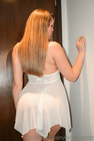 Oliviaherdt OnlyFans Leaked Free Thumbnail Picture - #EMN6ONftfr