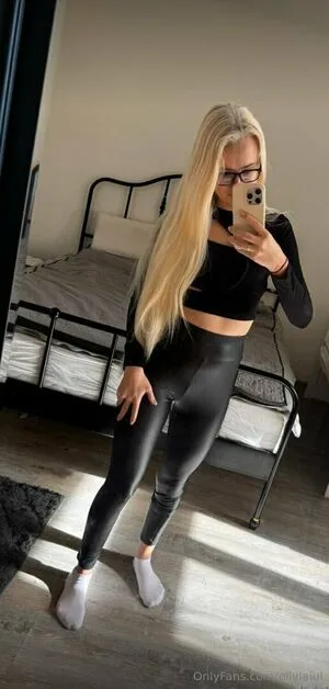 Oliviaiui OnlyFans Leaked Free Thumbnail Picture - #MlgzEyETQo