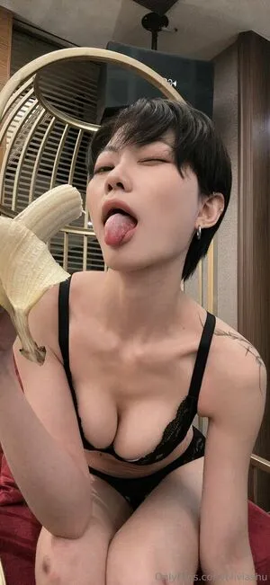 Oliviashu OnlyFans Leaked Free Thumbnail Picture - #UwkpkCm50c