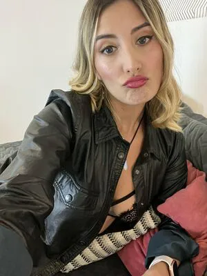 Oliviasmiithfree OnlyFans Leaked Free Thumbnail Picture - #LLvpGEifCX