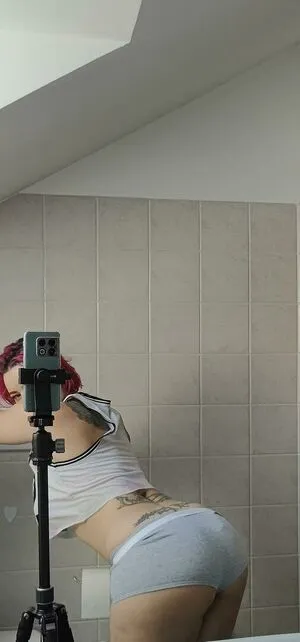 Olly Esse OnlyFans Leaked Free Thumbnail Picture - #n6dpi4uYki