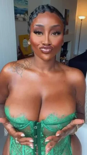 Oluwalinda OnlyFans Leaked Free Thumbnail Picture - #elzP64swlC