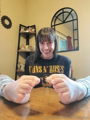 One Lonely Foot OnlyFans Leaked Free Thumbnail Picture - #34ZZT3Idld