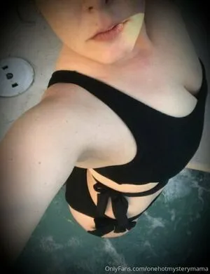 Onehotmysterymama OnlyFans Leaked Free Thumbnail Picture - #YTM00oFaQv