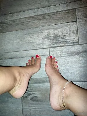 Only Feet Victoria OnlyFans Leaked Free Thumbnail Picture - #649NmRQH1B