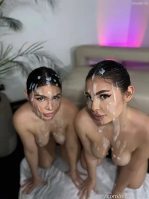 Only Twins Hillary Amp Lesly OnlyFans Leaked Free Thumbnail Picture - #QtD765SCD1