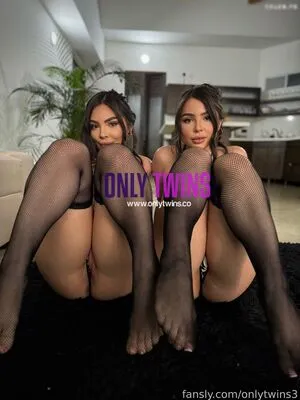 Only Twins Hillary Amp Lesly OnlyFans Leaked Free Thumbnail Picture - #TNPuWrJ7CM