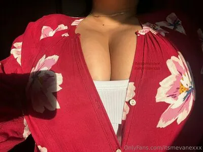 Only Vanee OnlyFans Leaked Free Thumbnail Picture - #3bKyofI1CN