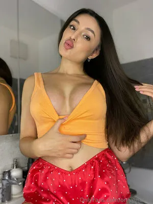 Onlyemiliaa OnlyFans Leaked Free Thumbnail Picture - #hUECuNEui2