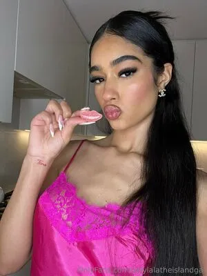 Onlylalatheislandgal OnlyFans Leaked Free Thumbnail Picture - #xOONOfvruw