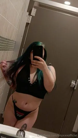 Onyxxxofficial OnlyFans Leaked Free Thumbnail Picture - #UgV4VkEsjU