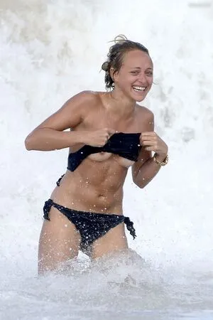 Oops International OnlyFans Leaked Free Thumbnail Picture - #11y658Rnda