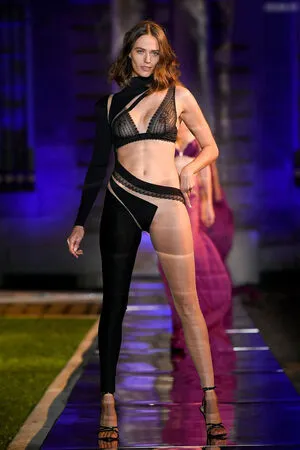 Oops International OnlyFans Leaked Free Thumbnail Picture - #KCawiOWwll