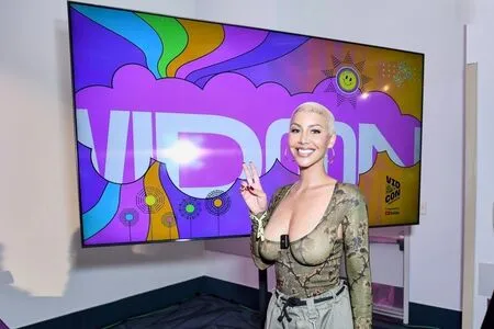 Oops International OnlyFans Leaked Free Thumbnail Picture - #okDMdedSo5