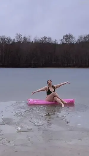 Outdoor Anca OnlyFans Leaked Free Thumbnail Picture - #KvZu7NN3xl