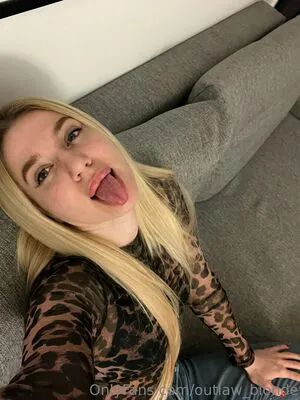 Outlaw Blonde OnlyFans Leaked Free Thumbnail Picture - #8Vty33Y3Fz