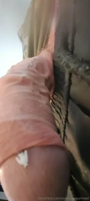 Oversizeaurmael OnlyFans Leaked Free Thumbnail Picture - #O7jAxoT9T2