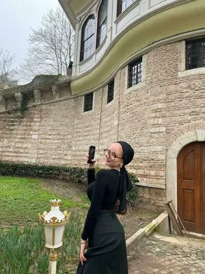 Ozlemylzz OnlyFans Leaked Free Thumbnail Picture - #DtPos9e4ON