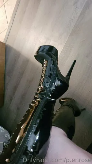 P Enrose OnlyFans Leaked Free Thumbnail Picture - #ZZdT6Y7Sn2