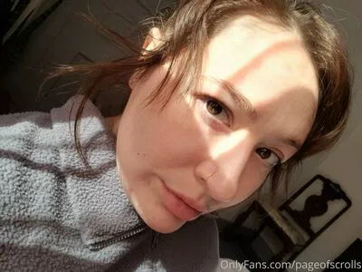 Pageofscrolls OnlyFans Leaked Free Thumbnail Picture - #9BEAsN3AgI
