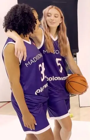Paigebueckers OnlyFans Leaked Free Thumbnail Picture - #RcNMN6v9mu