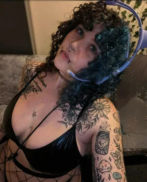 Painfullypoppunk OnlyFans Leaked Free Thumbnail Picture - #Sh8o82b8O4