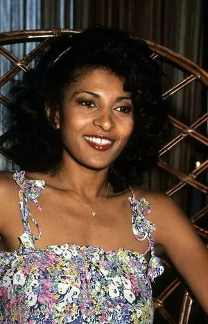 Pam Grier OnlyFans Leaked Free Thumbnail Picture - #KtlHzs06lt