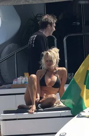 Pamela Anderson OnlyFans Leaked Free Thumbnail Picture - #4T1qTueVYU