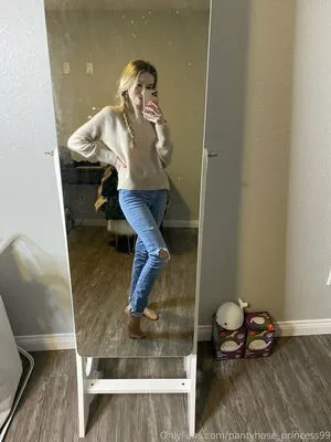 Pantyhose Princess99 OnlyFans Leaked Free Thumbnail Picture - #lNTUVBPUjI