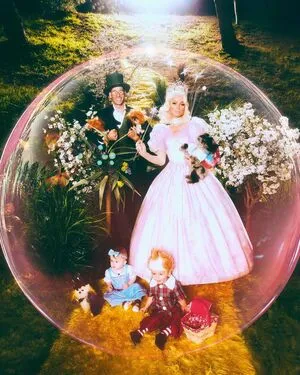 Paris Hilton OnlyFans Leaked Free Thumbnail Picture - #2BCoEzmrUV