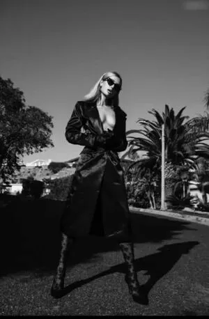 Paris Hilton OnlyFans Leaked Free Thumbnail Picture - #52LwQQ3feV