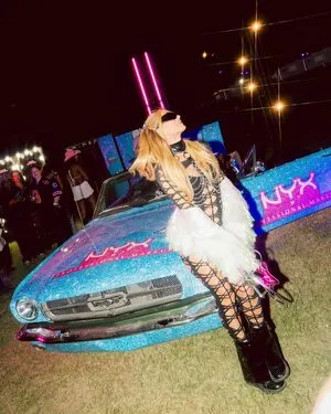 Paris Hilton OnlyFans Leaked Free Thumbnail Picture - #BRNmK88cOg
