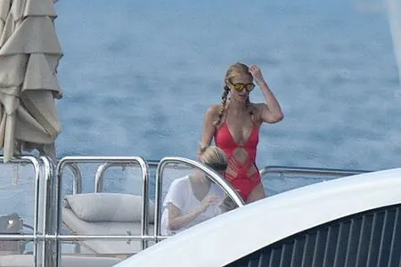 Paris Hilton OnlyFans Leaked Free Thumbnail Picture - #BkFVfpGpPd