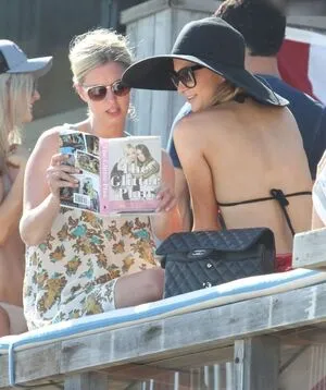 Paris Hilton OnlyFans Leaked Free Thumbnail Picture - #CVNPIxzequ