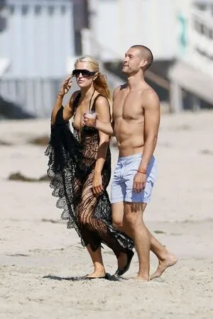 Paris Hilton OnlyFans Leaked Free Thumbnail Picture - #EKYzNaBOUk