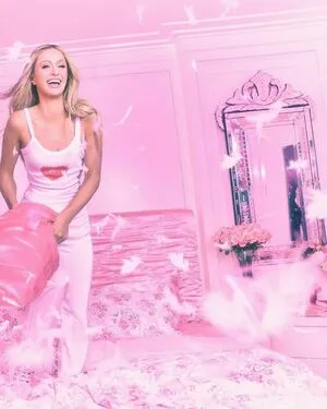 Paris Hilton OnlyFans Leaked Free Thumbnail Picture - #KhnKGttFut