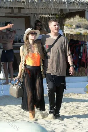 Paris Hilton OnlyFans Leaked Free Thumbnail Picture - #MsNdr4vd47