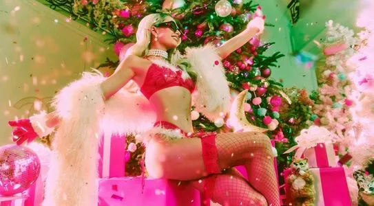 Paris Hilton OnlyFans Leaked Free Thumbnail Picture - #Nijare4eGo