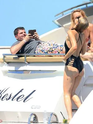 Paris Hilton OnlyFans Leaked Free Thumbnail Picture - #SsJMli9UJa